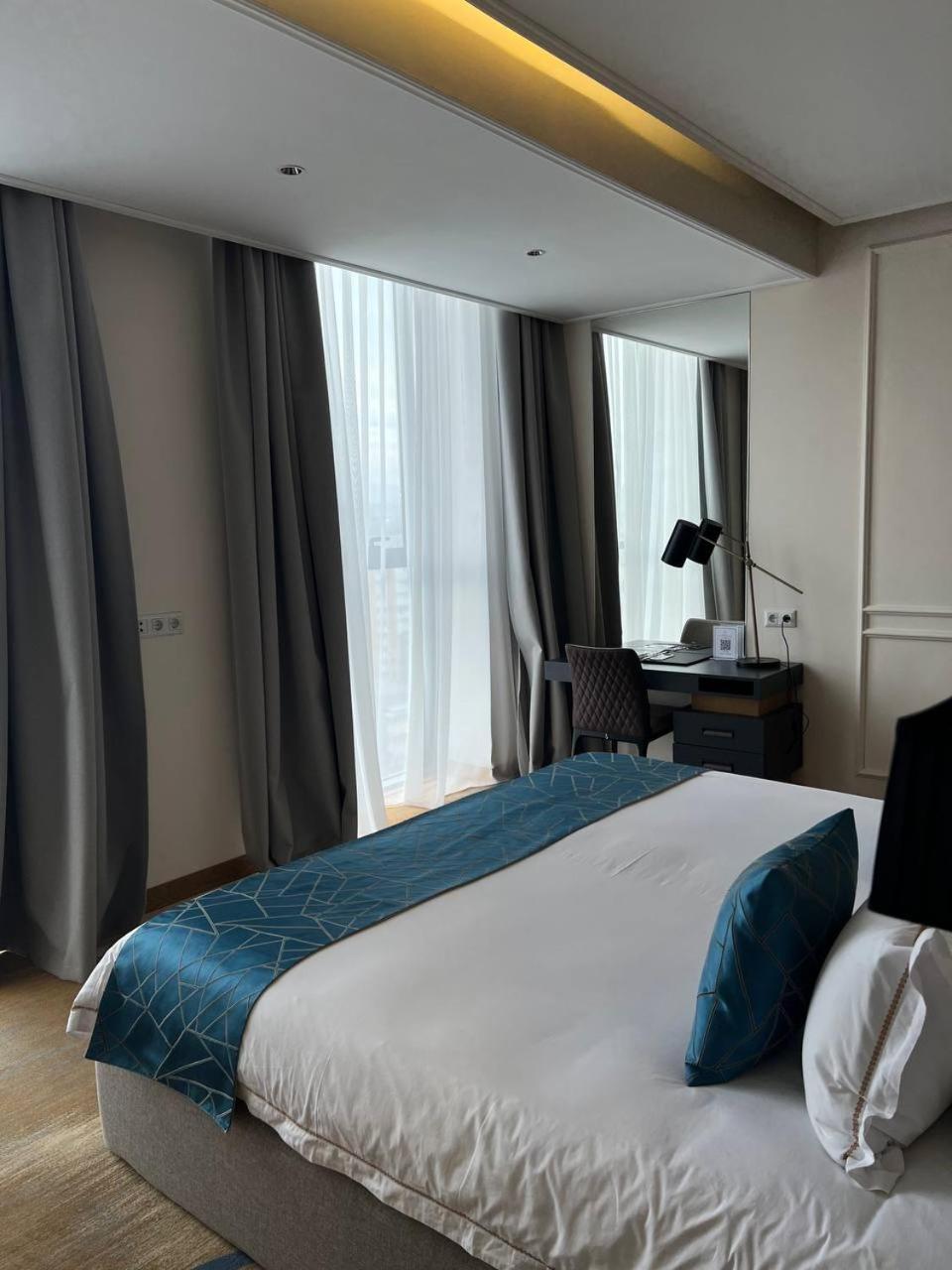 Sofia International Hotel Бишкек Экстерьер фото