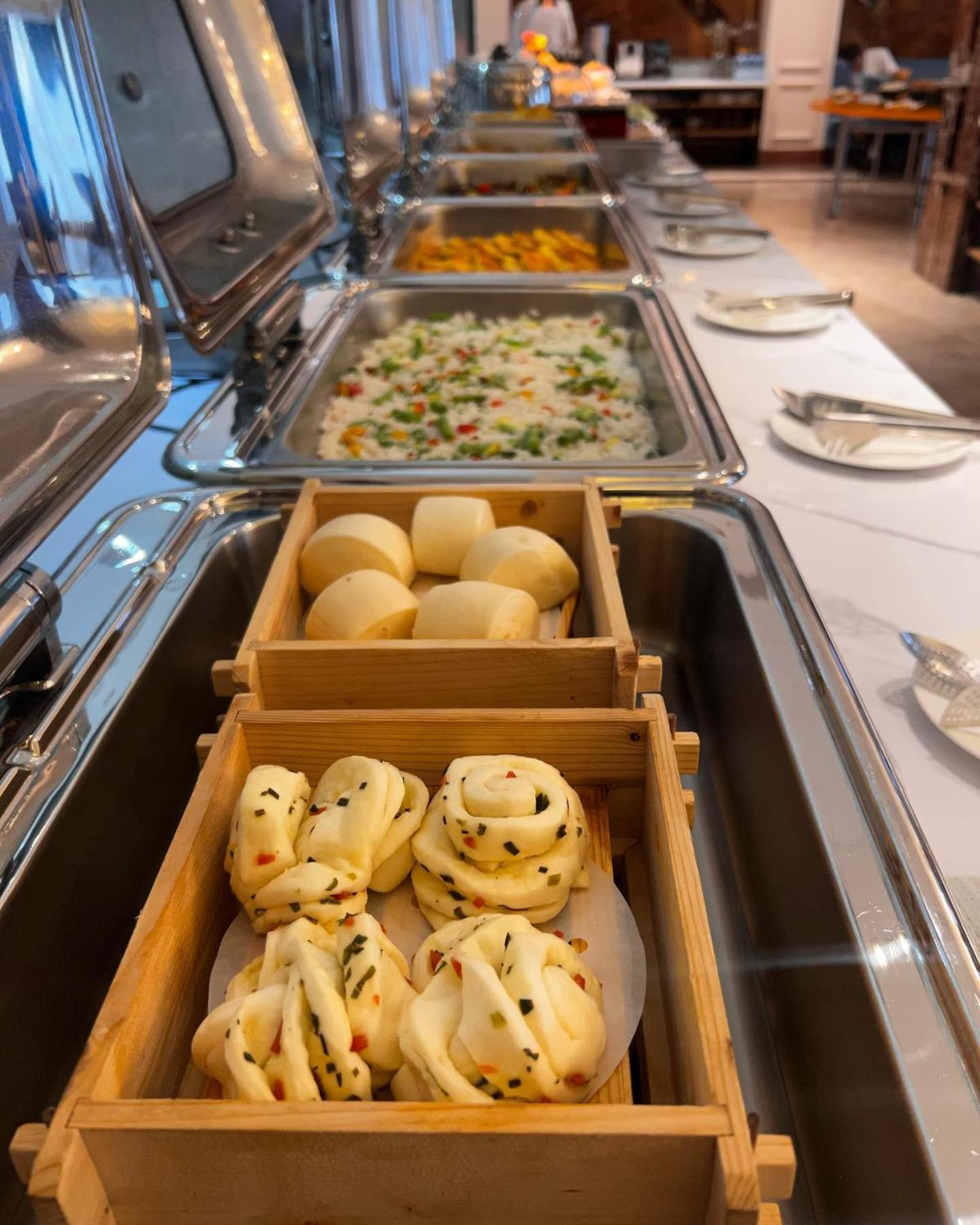 Sofia International Hotel Бишкек Экстерьер фото